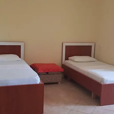 Dini ホテル クサミル