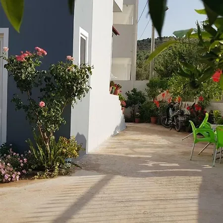 Joy & Grace Apartments Ksamil Hotel