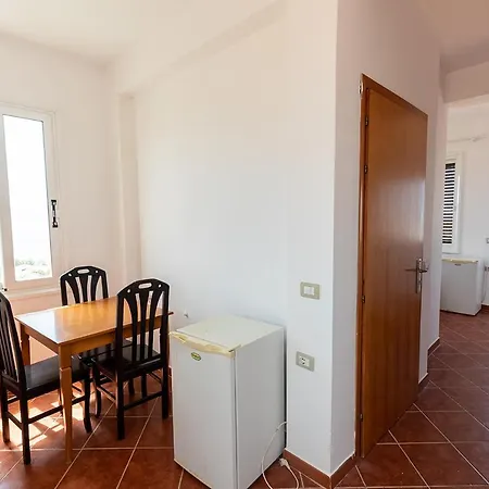 Dini Guest house Radhime