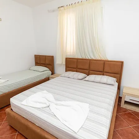 Dini Guest house
