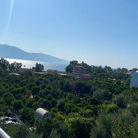 Πανσιόν Dini Radhimë