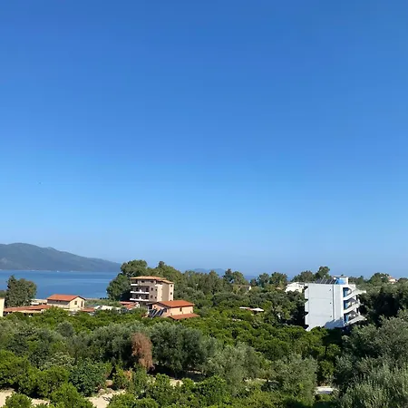 Dini Πανσιόν Radhimë